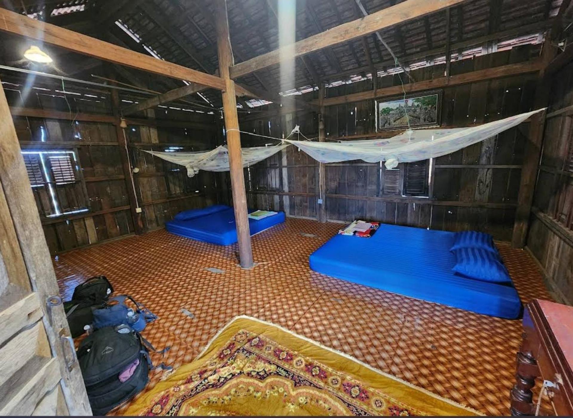 Family Batcave Homestay Баттамбанг Екстер'єр фото