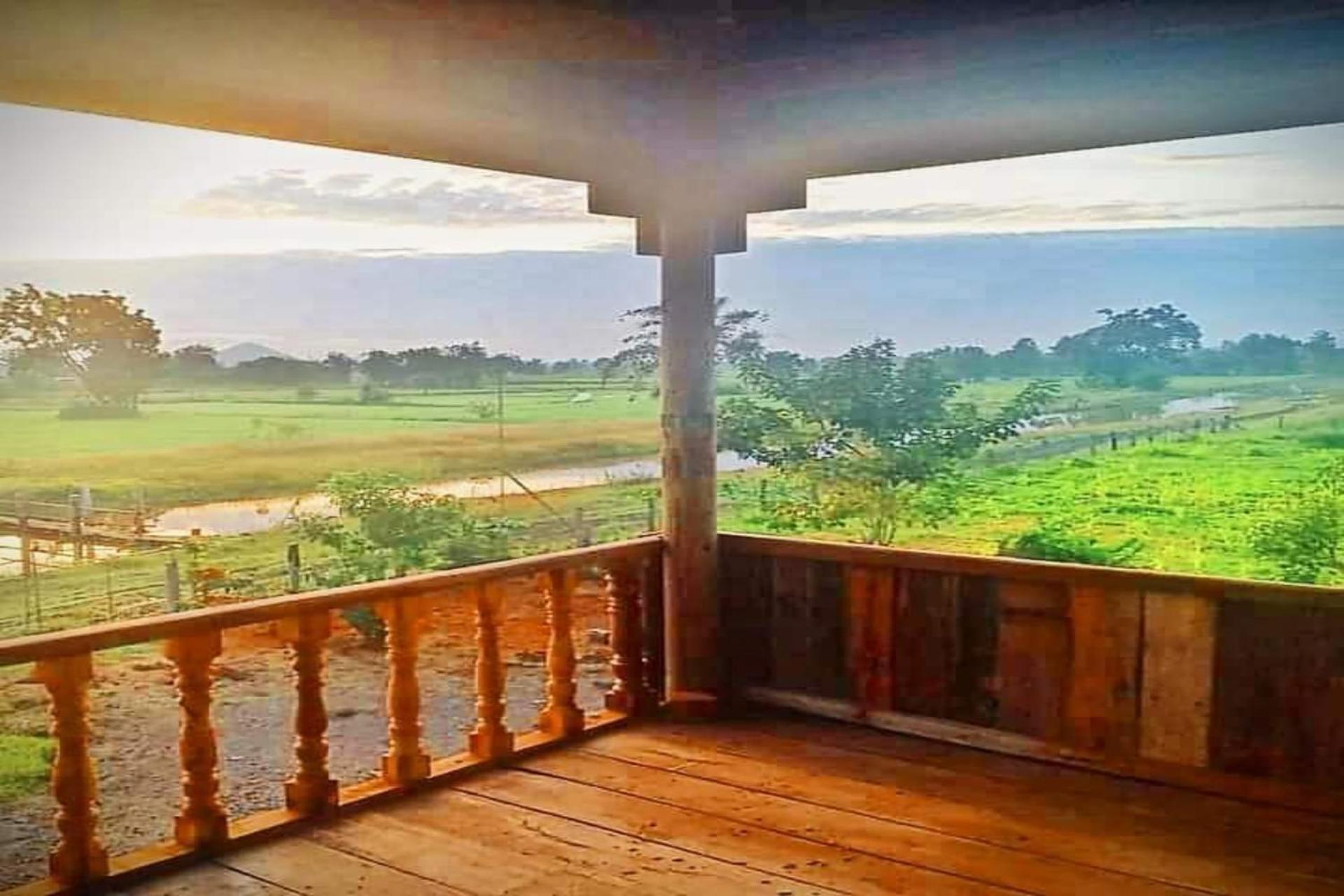 Family Batcave Homestay Баттамбанг Екстер'єр фото