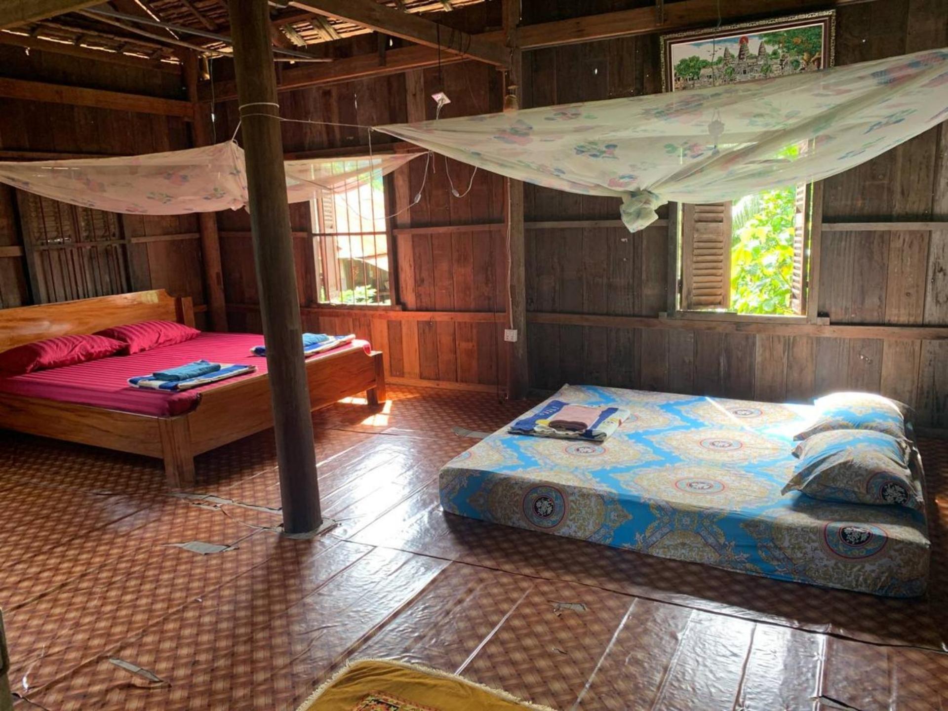 Family Batcave Homestay Баттамбанг Екстер'єр фото