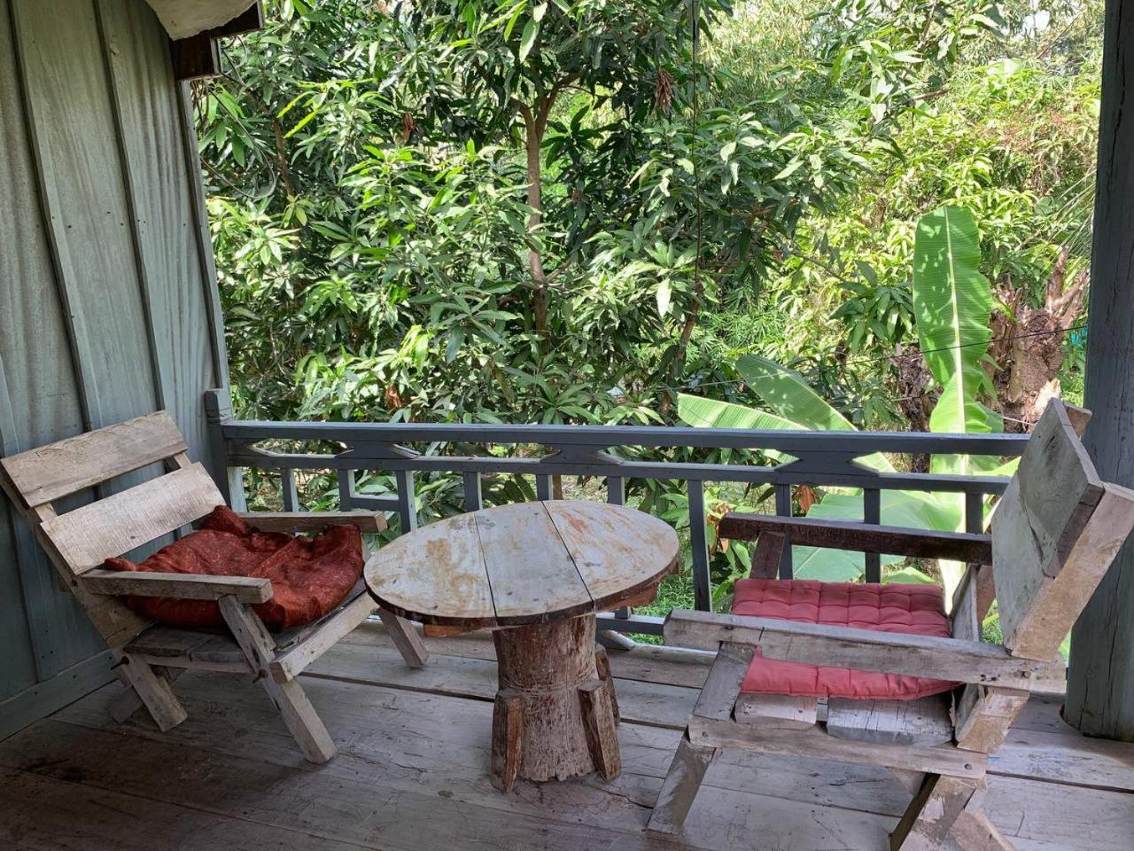 Family Batcave Homestay Баттамбанг Екстер'єр фото